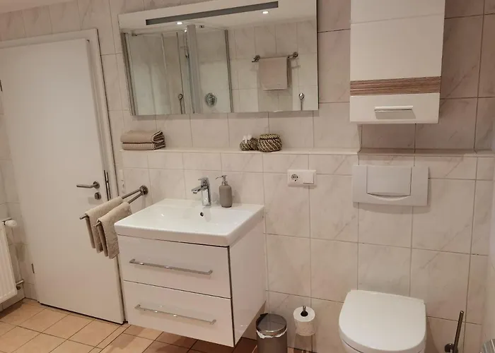 Bürgstadt, Am Bischof Mit Sonnenterrasse, 1 Bis 4 Betten Apartamento Buergstadt